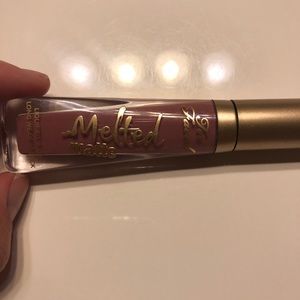 Too Faced Melted Matte Lipstick in shade Queen B